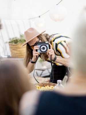 stylish-friends-at-picnic-outdoors-2025-03-17-14-13-58-utc
